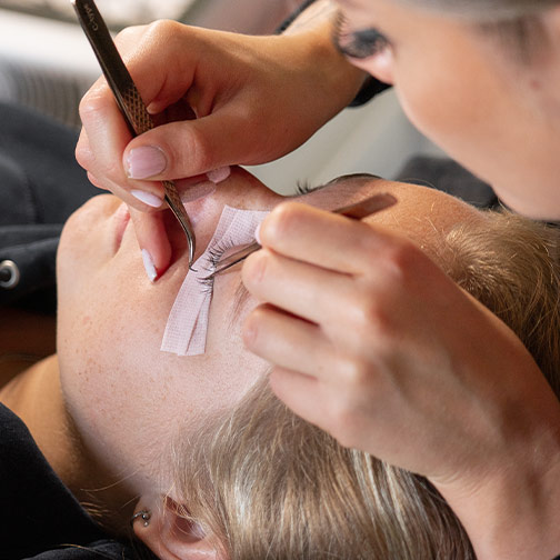 Wimpers_Homepage_JuulsBeautyBar